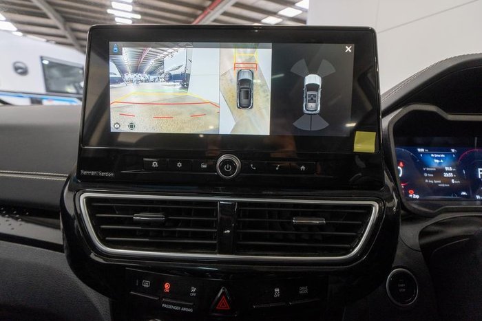 2025 Mahindra XUV3XO AX7L
