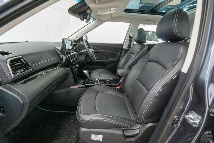 2025 Mahindra XUV3XO AX7L