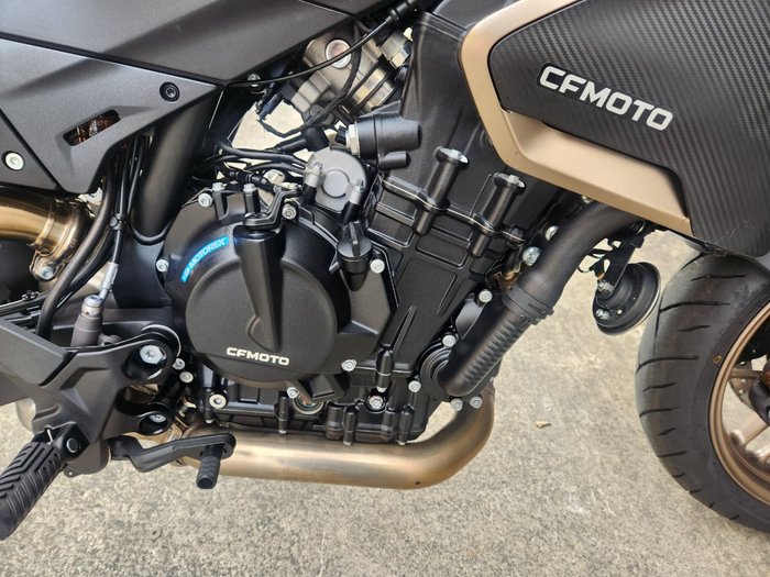 2024 CFMOTO NK ADVANCE BLACK