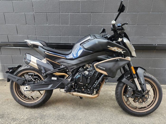 2024 CFMOTO NK ADVANCE BLACK