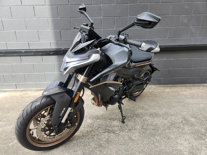 2024 CFMOTO NK ADVANCE BLACK