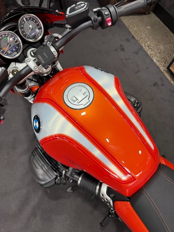 2026 BMW Motorrad 2026 BMW 1170CC R 12 S Road Lava orange metallic. (07-07)