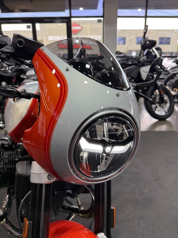 2026 BMW Motorrad 2026 BMW 1170CC R 12 S Road Lava orange metallic. (07-07)