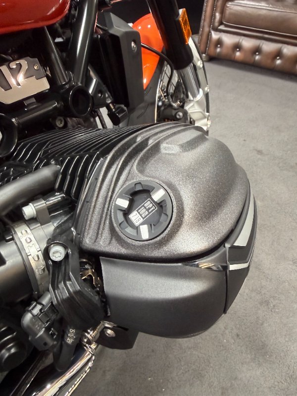 2026 BMW Motorrad 2026 BMW 1170CC R 12 S Road Lava orange metallic. (07-07)