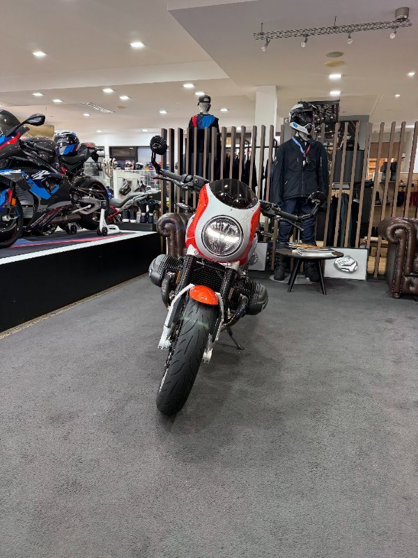 2026 BMW Motorrad 2026 BMW 1170CC R 12 S Road Lava orange metallic. (07-07)