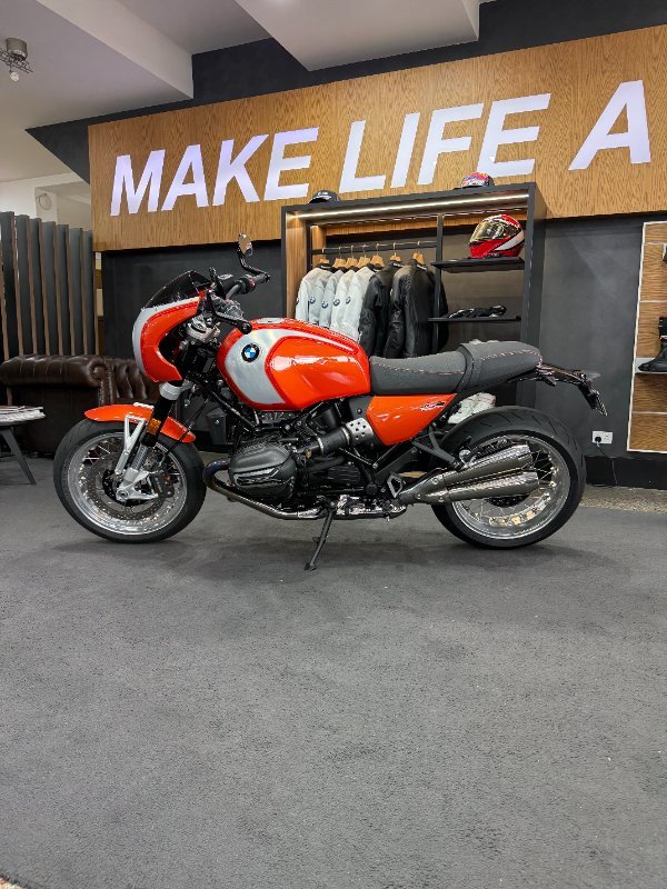 2026 BMW Motorrad 2026 BMW 1170CC R 12 S Road Lava orange metallic. (07-07)