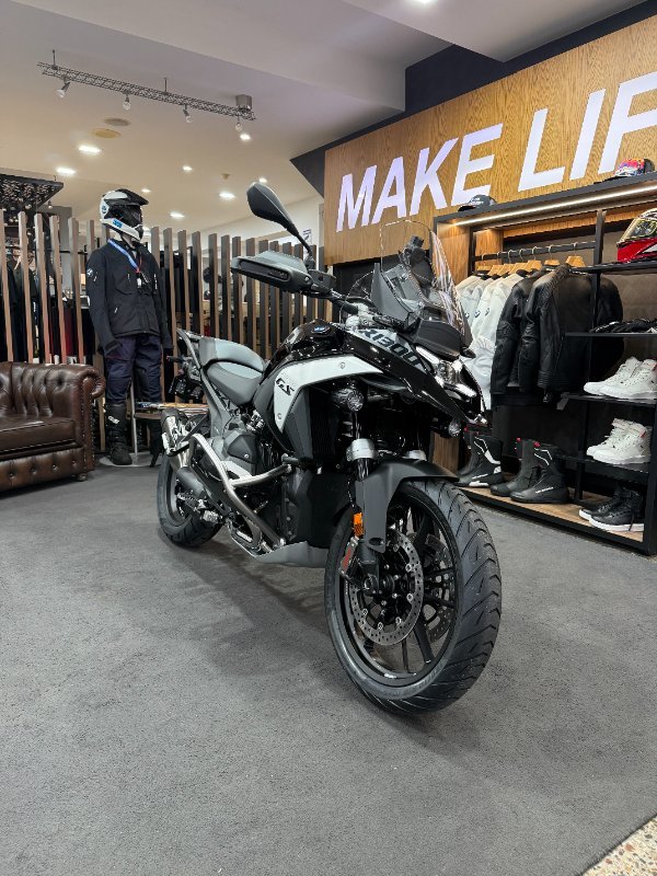 2026 BMW Motorrad R 1300 GS TRIPLE BLACK BLACK STORM METALLIC