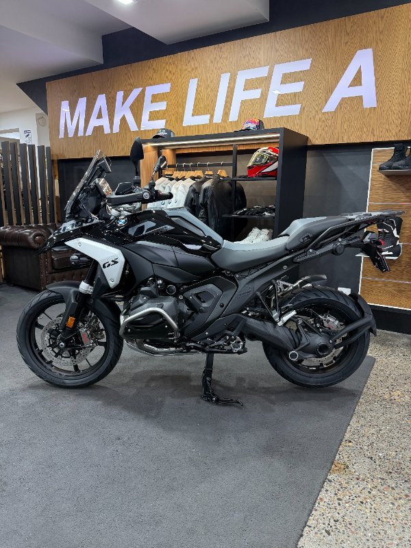 2026 BMW Motorrad R 1300 GS TRIPLE BLACK BLACK STORM METALLIC