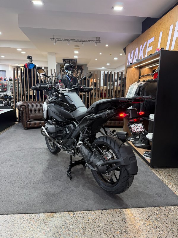 2026 BMW Motorrad R 1300 GS TRIPLE BLACK BLACK STORM METALLIC