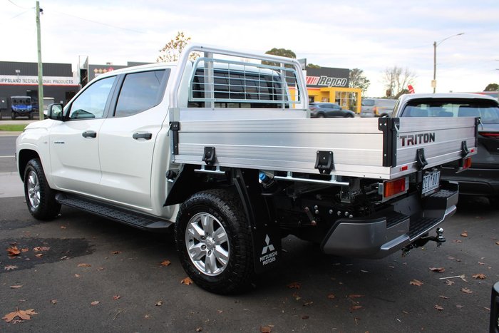 2025 Mitsubishi Triton GLX+