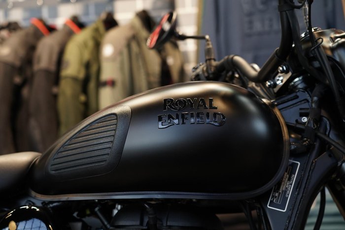 Royal Enfield Classic 350 Dark Classic 350