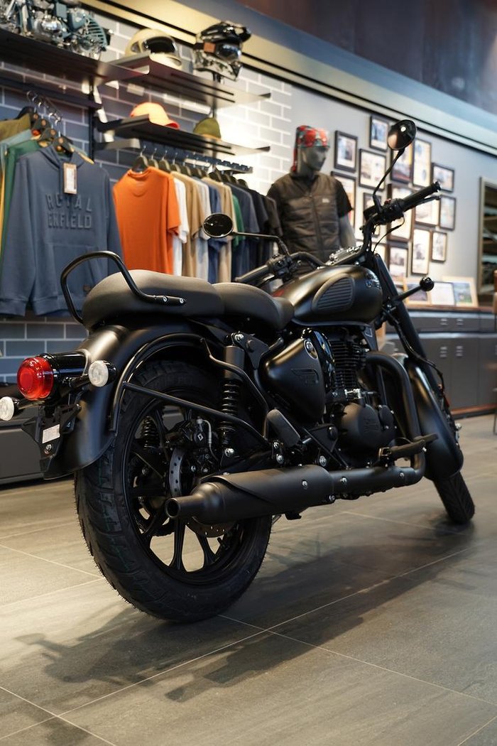 Royal Enfield Classic 350 Dark Classic 350