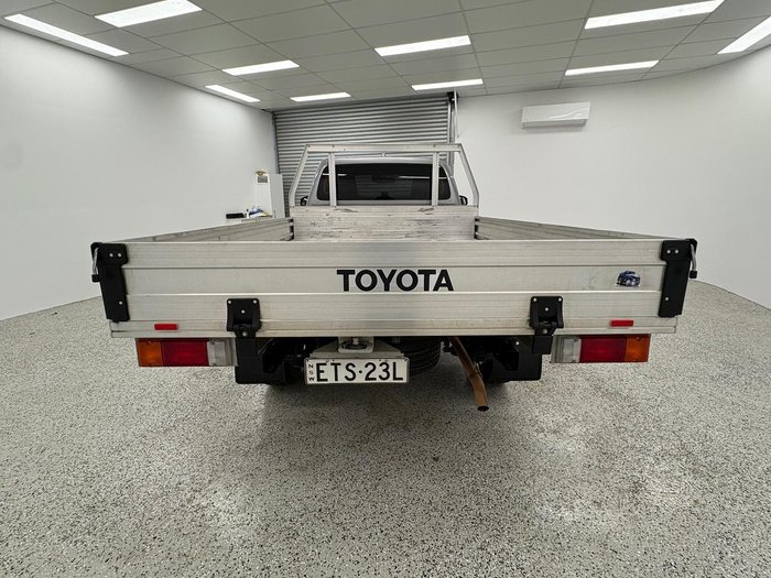 2022 Toyota Hilux Workmate TGN121R 4x2 Silver Sky