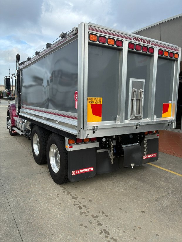 2025 Kenworth T420 T420SAR