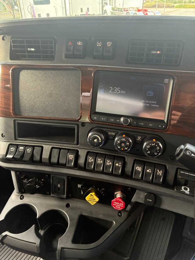 2025 Kenworth T420 T420SAR