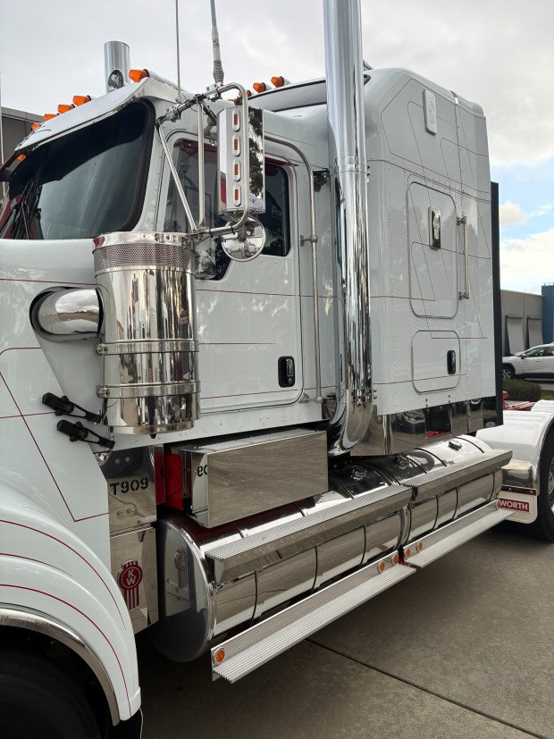 2024 Kenworth T909 T909
