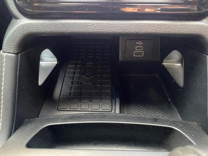 2025 Ford Everest Platinum