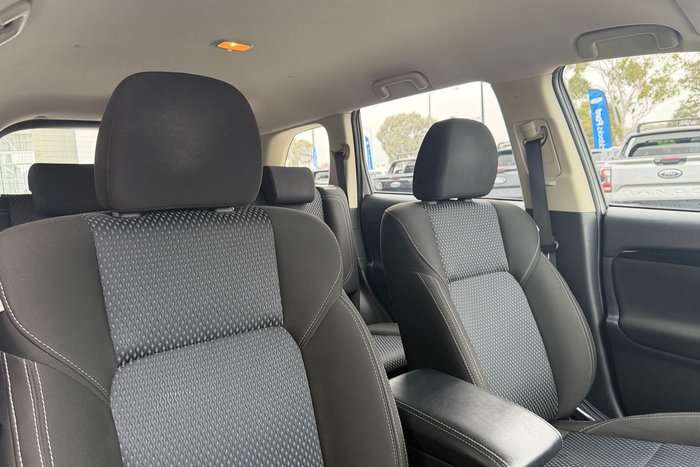 2018 Mitsubishi Outlander ES