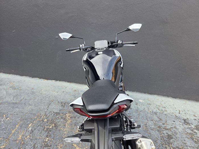 2025 Kawasaki Z900RS (ZR900C) WHITE