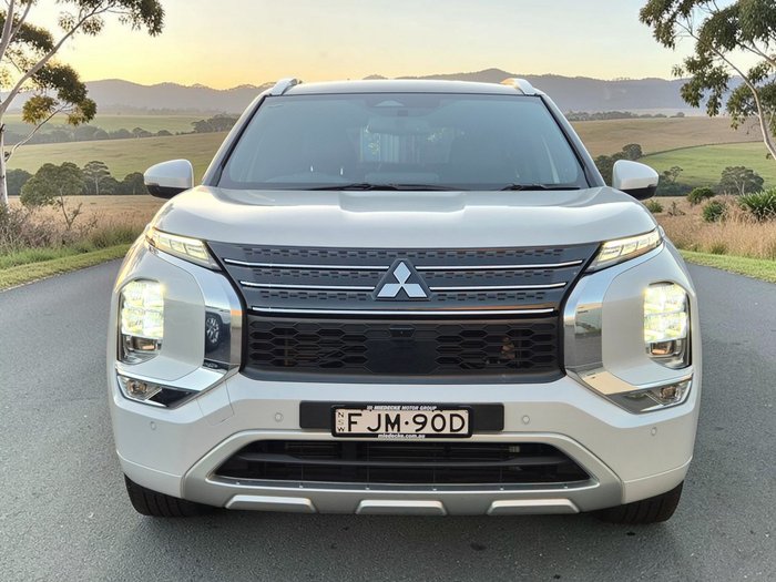 2024 Mitsubishi Outlander Exceed Tourer