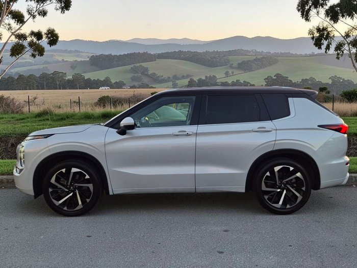 2024 Mitsubishi Outlander Exceed Tourer