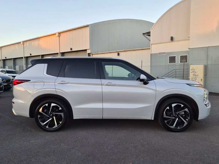 2024 Mitsubishi Outlander Exceed Tourer