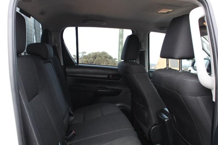 2024 Toyota Hilux SR 48V