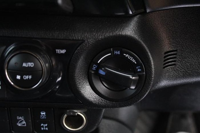 2024 Toyota Hilux SR 48V