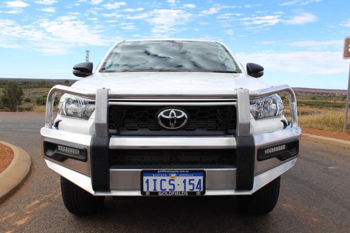 2024 Toyota Hilux SR 48V