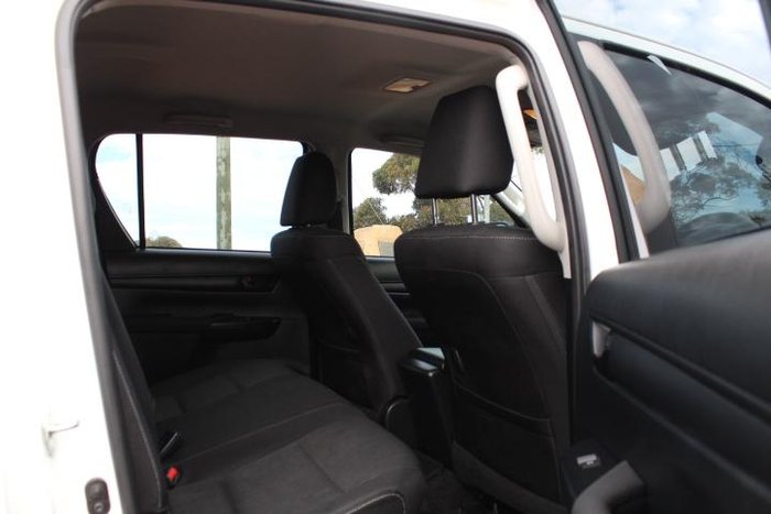 2024 Toyota Hilux SR 48V