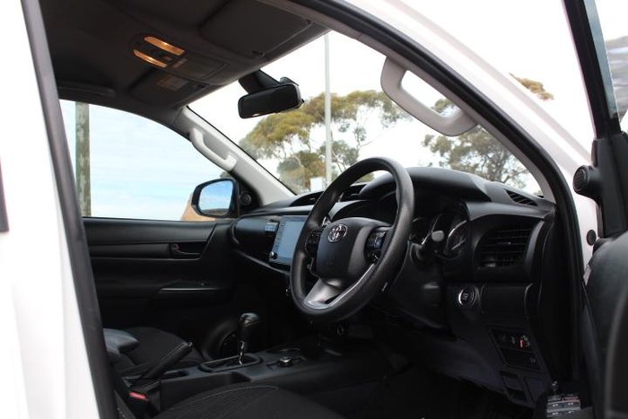2024 Toyota Hilux SR 48V