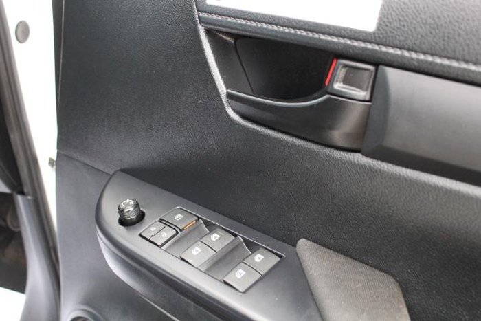 2024 Toyota Hilux SR 48V