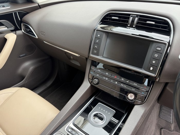 2016 Jaguar F-PACE 30d Prestige