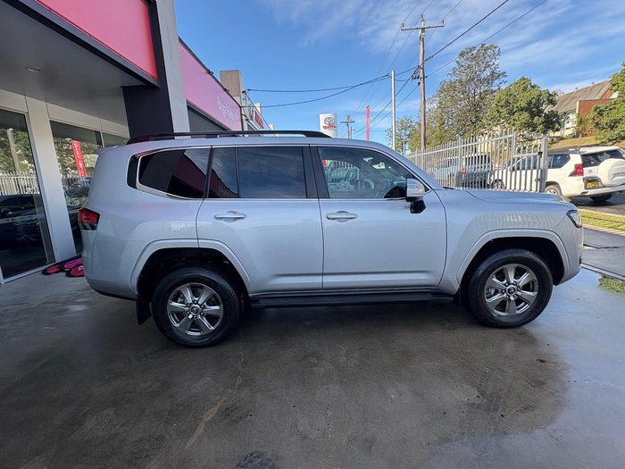2022 Toyota Landcruiser VX