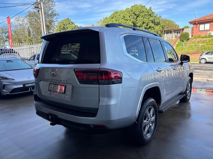 2022 Toyota Landcruiser VX