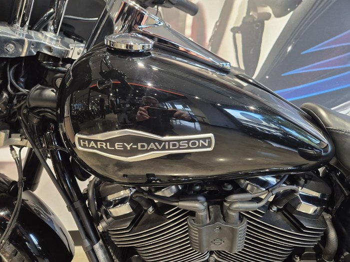 2018 Harley-Davidson Sport Glide 107 (FLSB) Softail Black