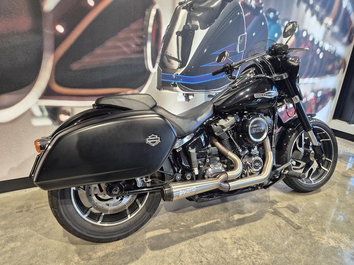 2018 Harley-Davidson Sport Glide 107 (FLSB) Softail Black