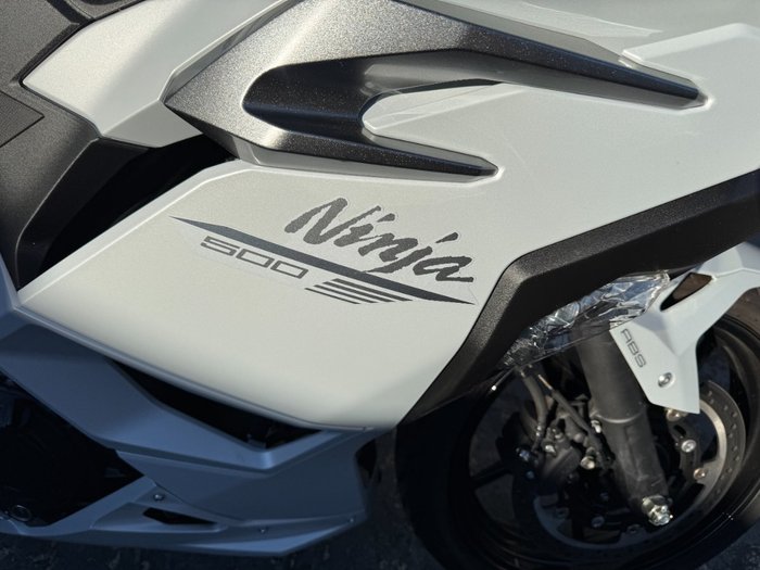 2024 Kawasaki NINJA 400 WHITE