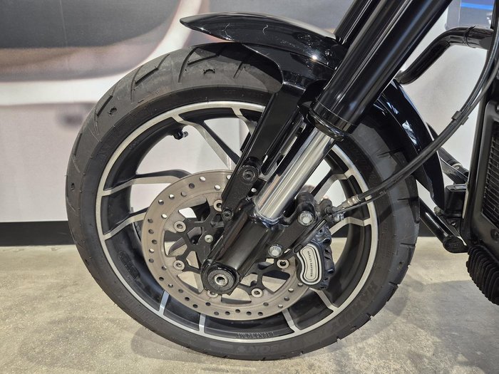 2018 Harley-Davidson Sport Glide 107 (FLSB) Softail Black