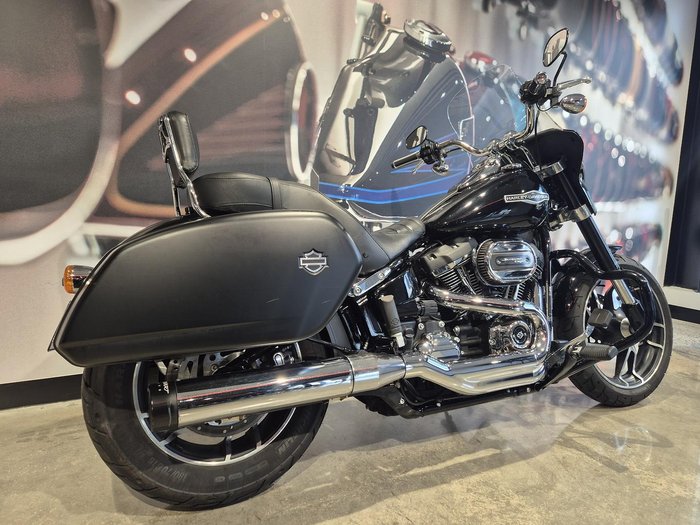 2018 Harley-Davidson Sport Glide 107 (FLSB) Softail Black