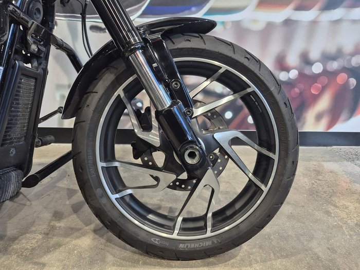 2018 Harley-Davidson Sport Glide 107 (FLSB) Softail Black