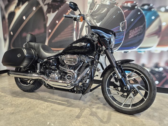 2018 Harley-Davidson Sport Glide 107 (FLSB) Softail Black
