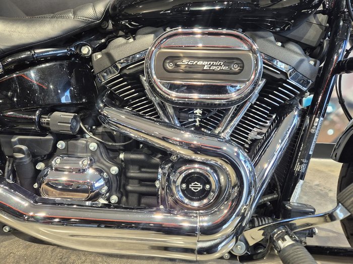 2018 Harley-Davidson Sport Glide 107 (FLSB) Softail Black