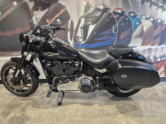 2018 Harley-Davidson Sport Glide 107 (FLSB) Softail Black