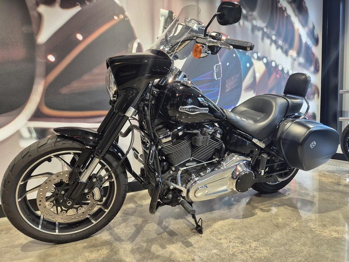 2018 Harley-Davidson Sport Glide 107 (FLSB) Softail Black