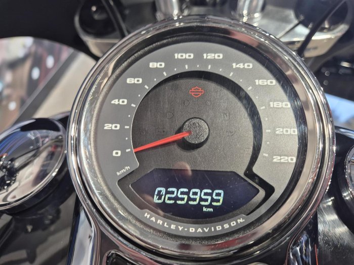 2018 Harley-Davidson Sport Glide 107 (FLSB) Softail Black