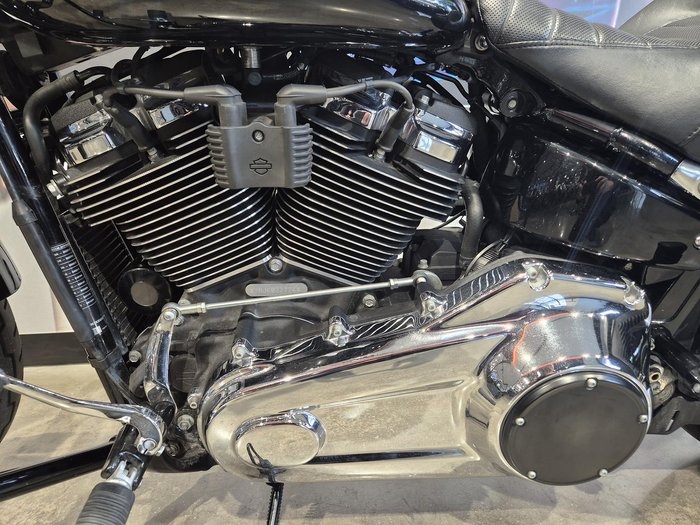 2018 Harley-Davidson Sport Glide 107 (FLSB) Softail Black