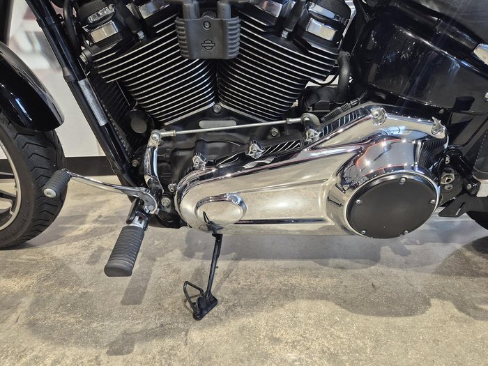 2018 Harley-Davidson Sport Glide 107 (FLSB) Softail Black