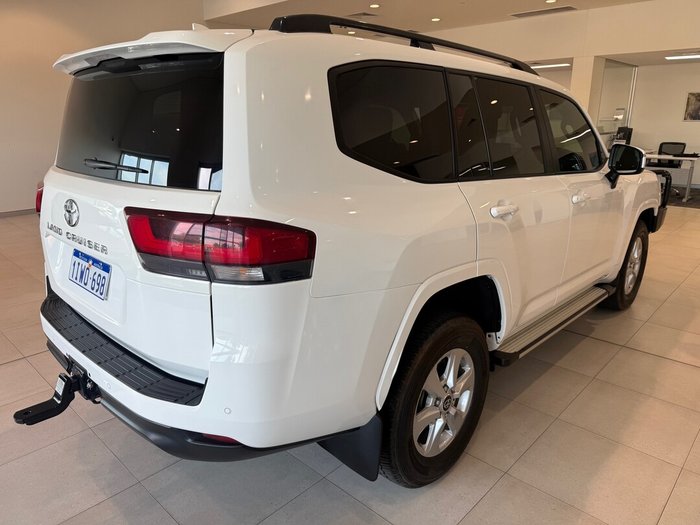 2024 Toyota LANDCRUISER LC300 3.3L V6 DSL GXL 7 Seats