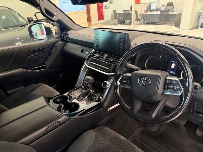 2024 Toyota LANDCRUISER LC300 3.3L V6 DSL GXL 7 Seats